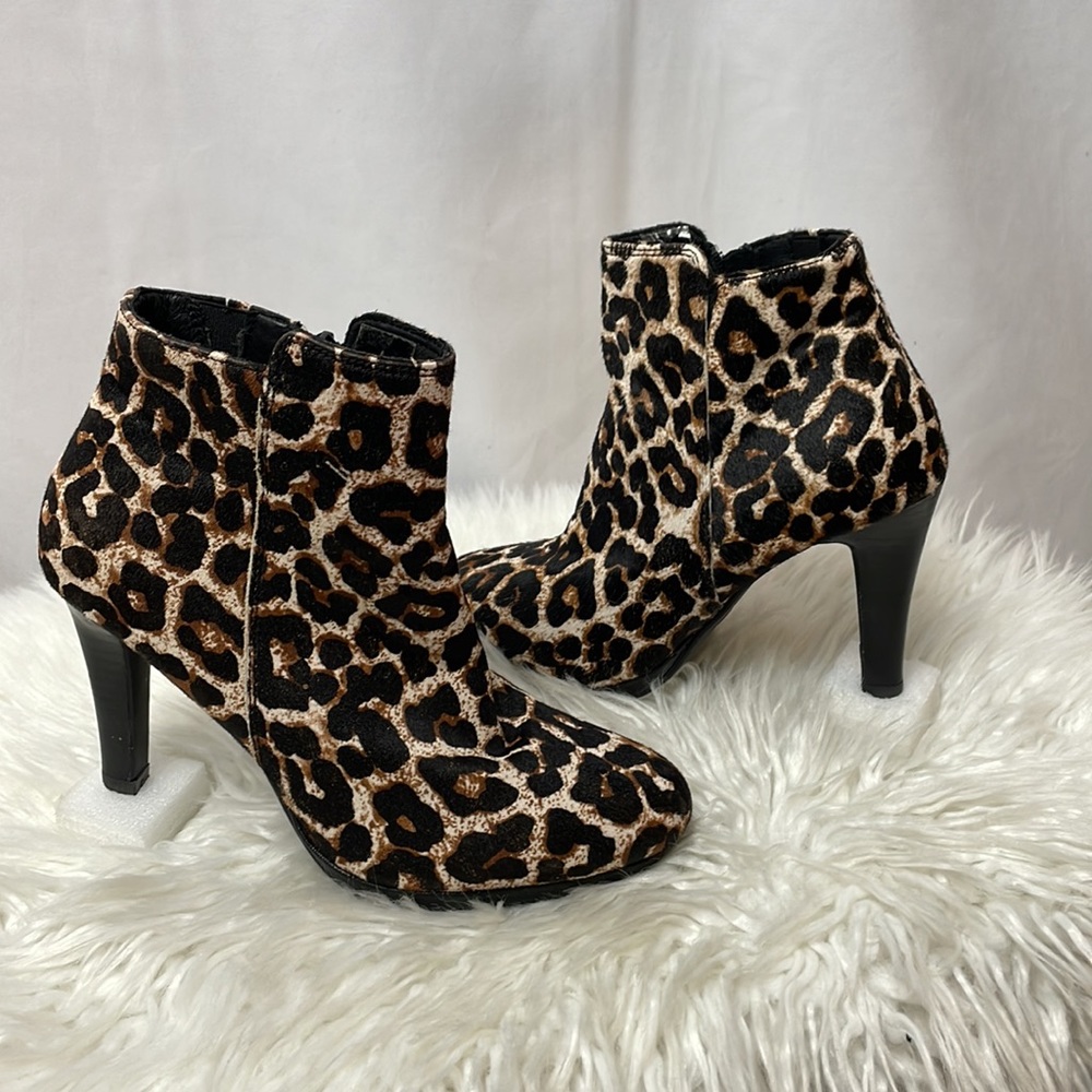 Esmara by Heidi Klum High Heeled Booties in Leopard Fur Print, Size 8